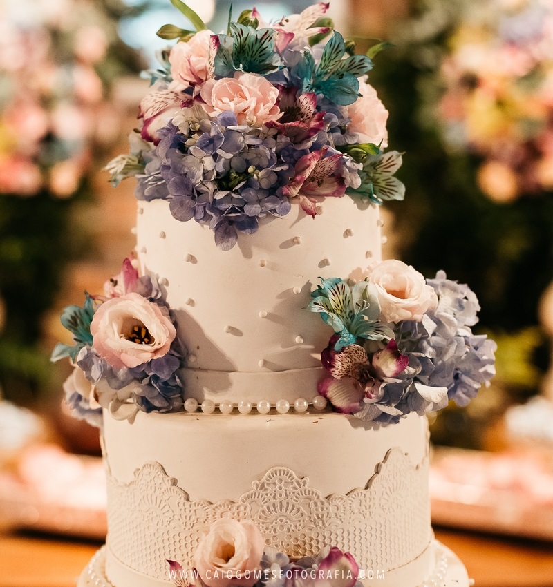 Bolos de Casamento Decorados com Flores