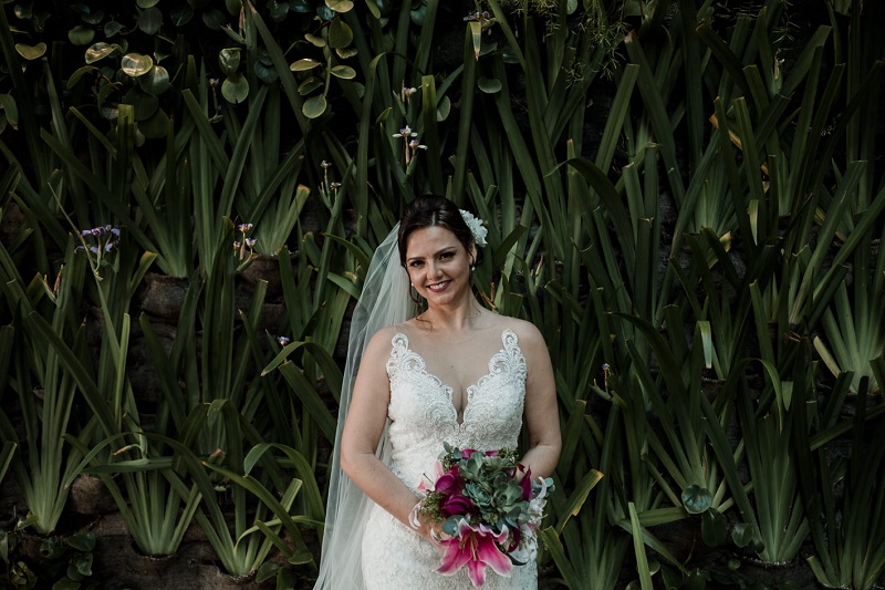 Casamento Rústico na Praia no Grumari Beach Garden | Noiva Internovias Izabela