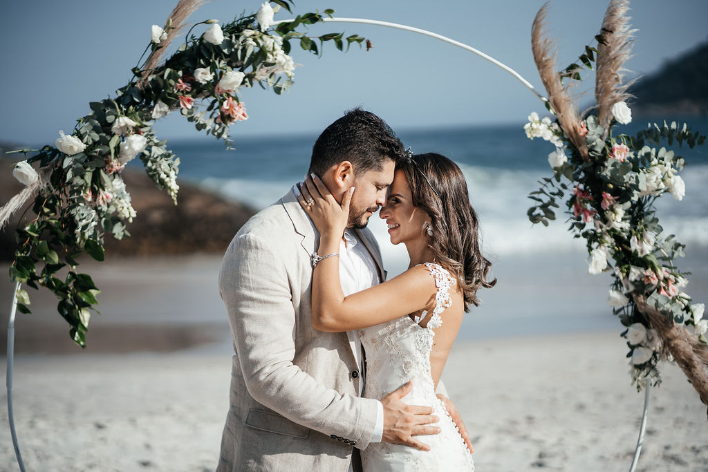 Elopement Wedding na Praia de Grumari | Noiva Internovias Manu