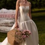 Minimalismo Clean Chic: vestido de noiva sofisticado e atemporal