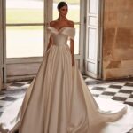 Apaixone-se por um vestido de noiva estilo anos 90: as mais belas releituras!