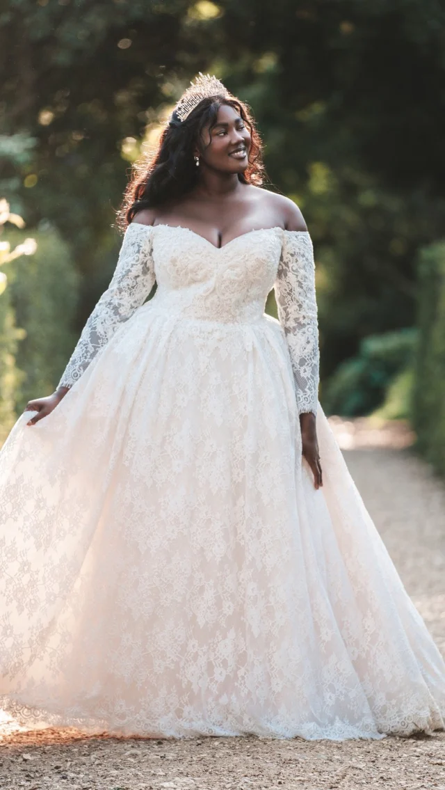 🌸 Sonha com um vestido de noiva romântico que seja a sua cara? 🌸

Na Internovias, o romantismo não tem limites nem rótulos. Renda delicada, corte princesa, mangas bufantes ou um toque moderno e sensual — aqui você encontra vestidos que traduzem exatamente o seu estilo, sem abrir mão da emoção que esse dia merece.

✨ Descubra modelos exclusivos, com acabamento impecável e um caimento que vai fazer seu coração bater mais forte.

@noivasdorj

#AuraPreview2026 #noivainternovias #internovias #casamento #vestidodenoiva #noiva #vestidodenoivaprincesa #wedding #riodejaneiro #casamentoblidado #casamentosimples #amor #fotosdecasamento #inspiracaodecasamento #brideinspiration #fotografodecasamentorj