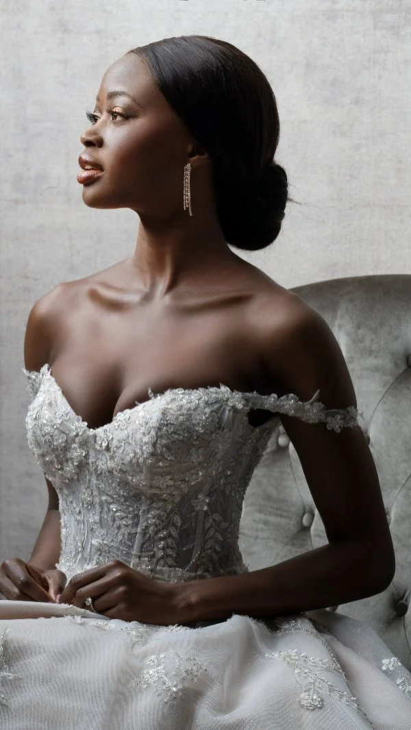 ✨️A elegância que você merece no seu grande dia! ✨️

Cada detalhe dos nossos vestidos é pensado para exaltar sua beleza e deixar você deslumbrante no altar. Com cortes impecáveis, renda detalhada, brilhos na medida certa e silhuetas que valorizam cada curva. 🤍

🗓️ Agende sua prova e venha viver a experiência de encontrar seu vestido dos sonhos!

@noivasdorj

#AuraPreview2026 #noivainternovias #internovias #casamento #vestidodenoiva #noiva #vestidodenoivaprincesa #wedding #riodejaneiro #casamentoblidado #casamentosimples #amor #fotosdecasamento #inspiracaodecasamento #brideinspiration #fotografodecasamentorj