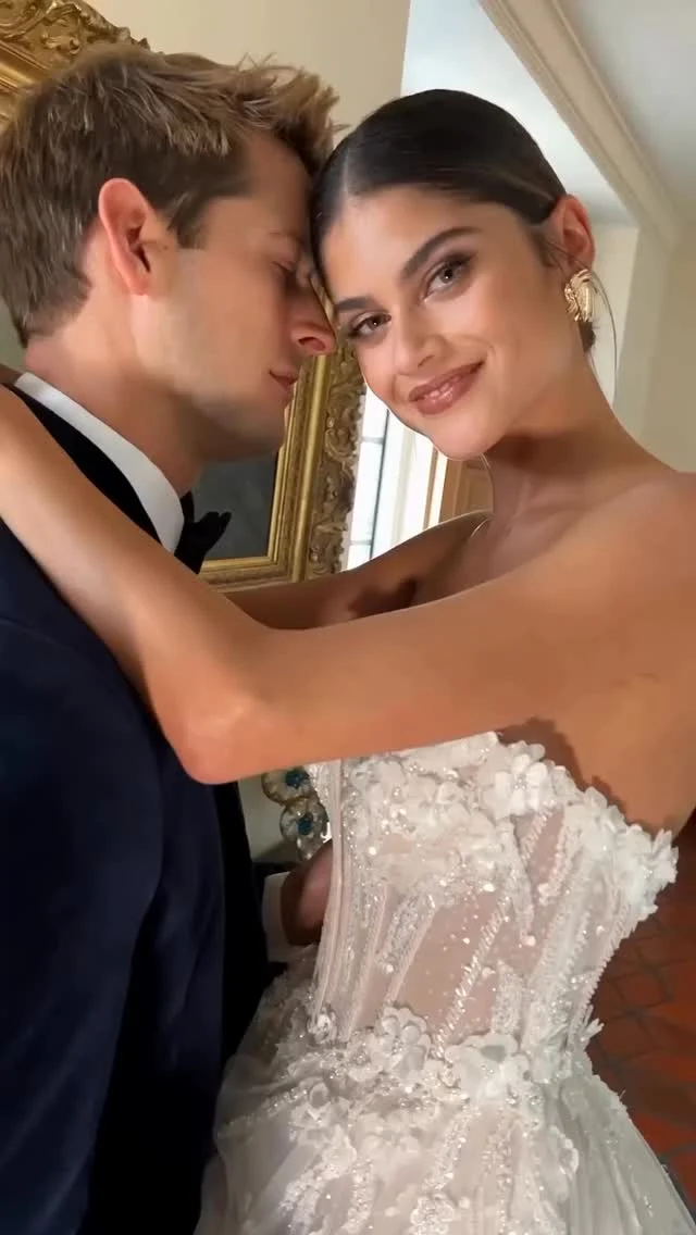 Você já achou o seu vestido dos sonhos? 💭✨

Na Internovias, cada detalhe é pensado para realizar esse momento com perfeição!
Modelos encantadores, atendimento único e toda a magia que uma noiva merece.

👰‍♀️ Vem viver essa experiência inesquecível com a gente!

@noivasdorj

#AuraPreview2026 #noivainternovias #internovias #casamento #vestidodenoiva #noiva #vestidodenoivaprincesa #wedding #riodejaneiro #casamentoblidado #casamentosimples #amor #fotosdecasamento #inspiracaodecasamento #brideinspiration #fotografodecasamentorj